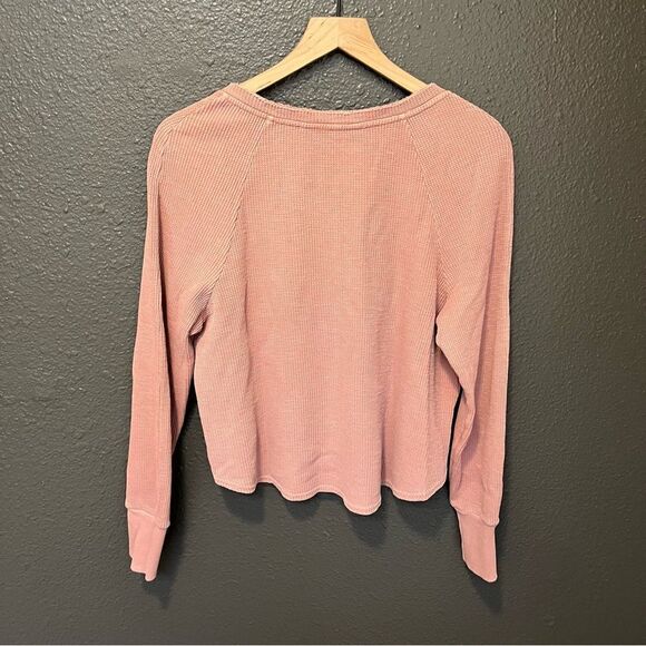 Tularosa Revolve Green The Vista Henley in Rose Medium - Picture 5 of 13